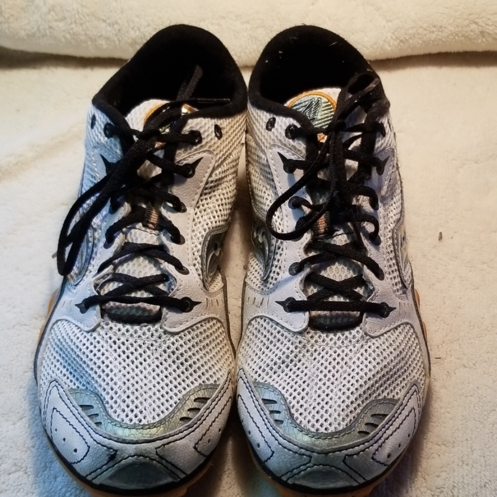 Saucony Velocity 3 Distance Track Spikes (20037-1)